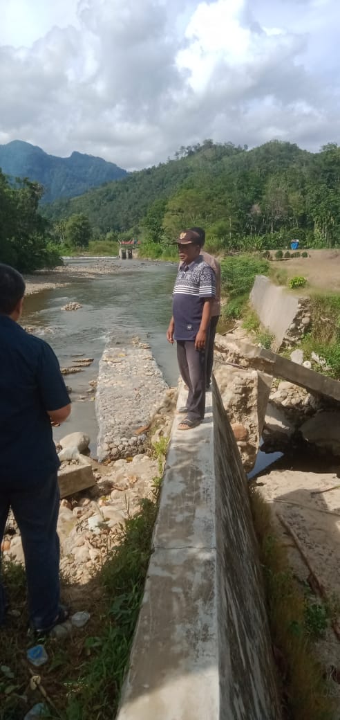 BAPEDALITBANG PESSEL TINJAU IRIGASI DWIKORA, 210 HA SAWAH TERANCAM GAGAL PANEN !