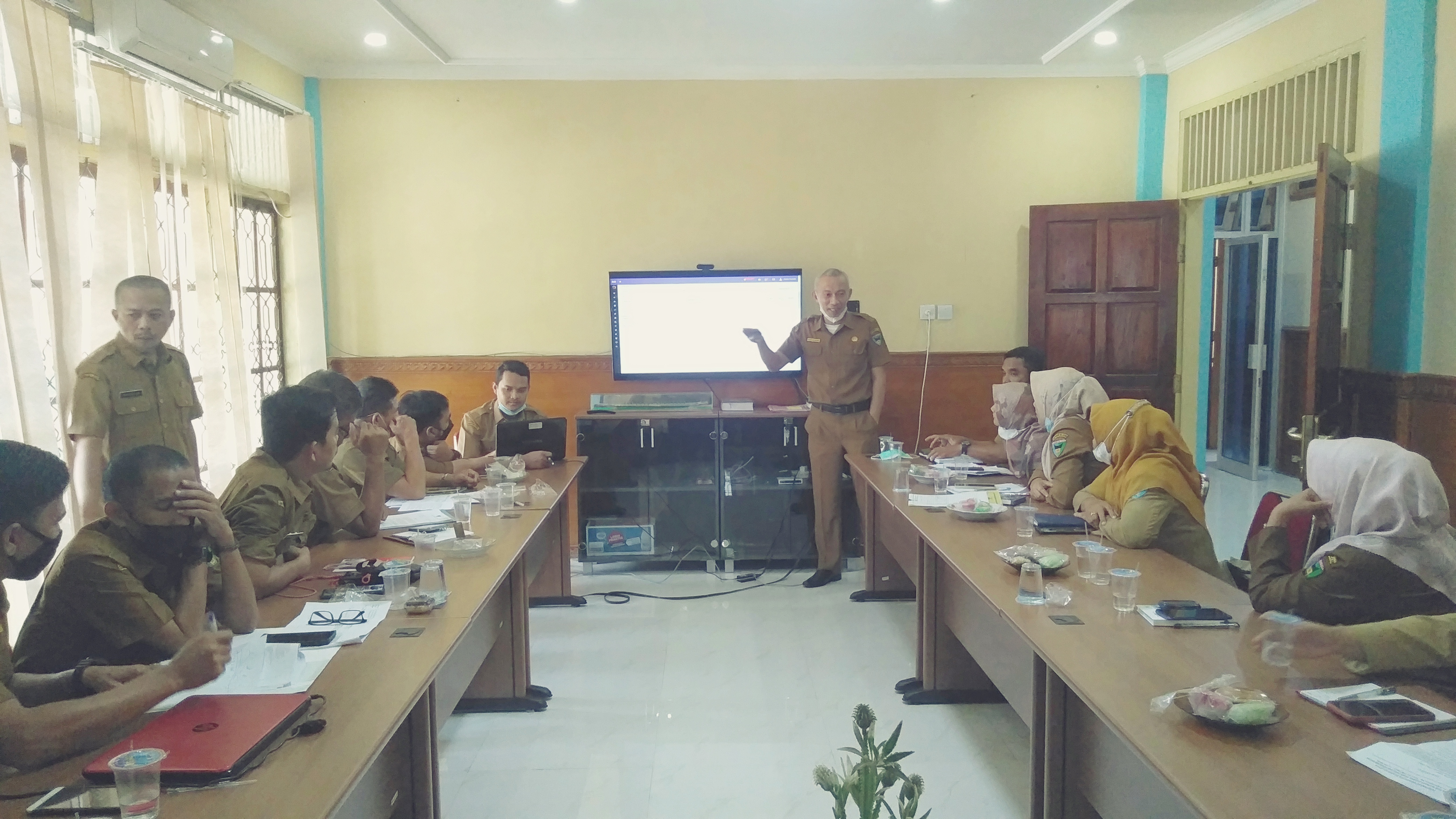 RAPAT PERCEPATAN APLIKASI DATABASE PESISIR SELATAN DALAM GENGGAMAN 