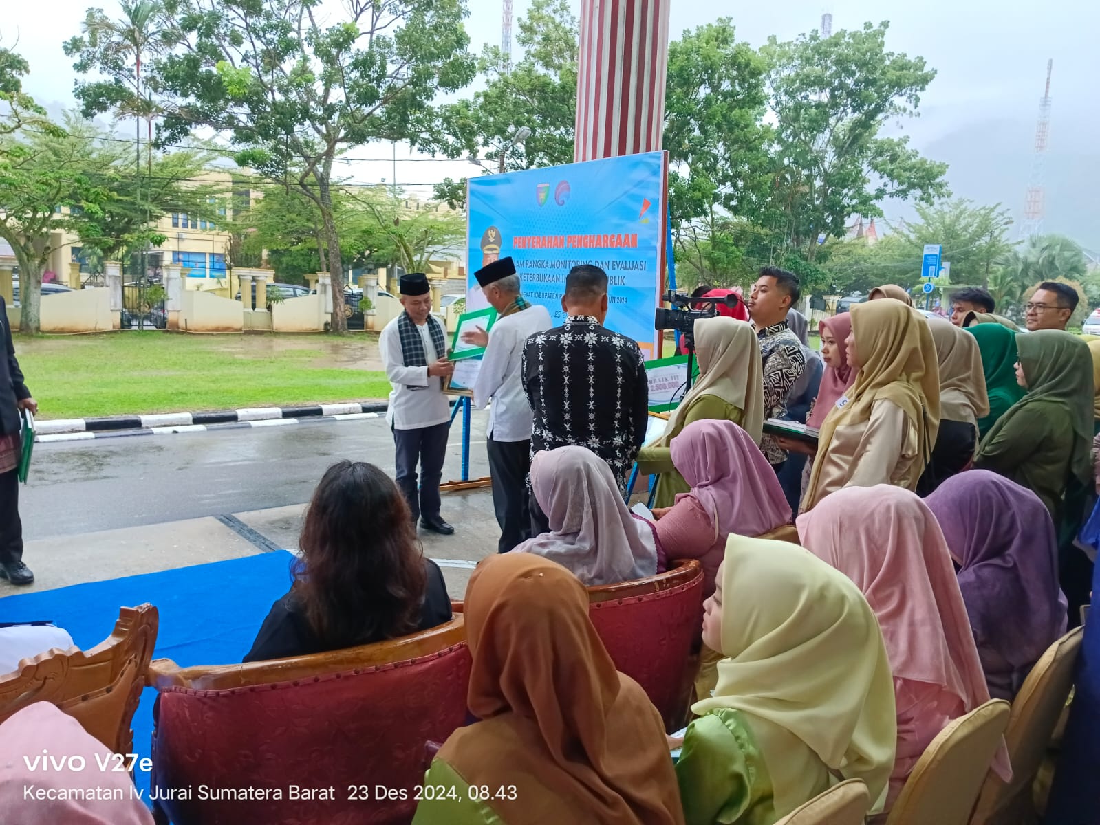 BAPEDALITBANG RAIH PENGHARGAAN 